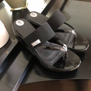 Kenneth Cole Reaction Black wedge sandals